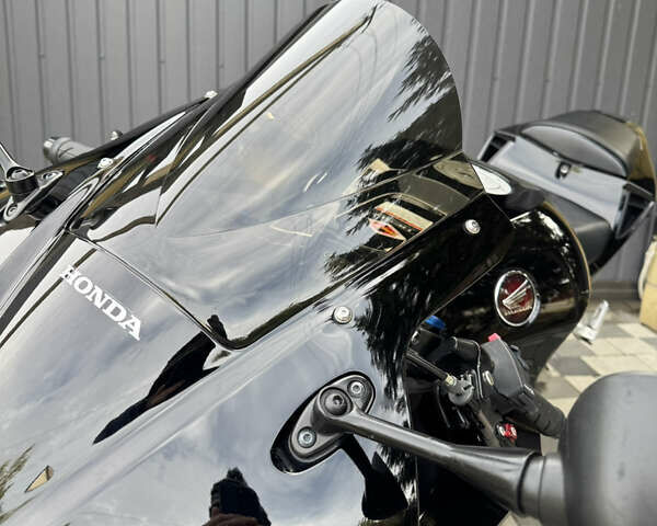 Черный Хонда CBR 600RR, объемом двигателя 0.6 л и пробегом 27 тыс. км за 10000 $, фото 9 на Automoto.ua