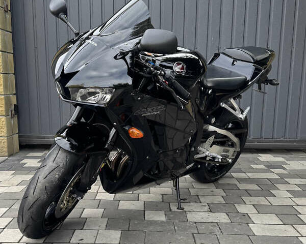 Черный Хонда CBR 600RR, объемом двигателя 0.6 л и пробегом 27 тыс. км за 10000 $, фото 8 на Automoto.ua