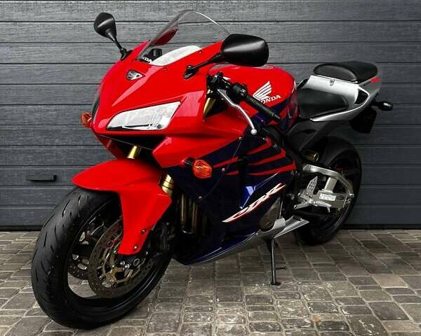 Красный Хонда CBR 600RR, объемом двигателя 0.6 л и пробегом 31 тыс. км за 6700 $, фото 2 на Automoto.ua