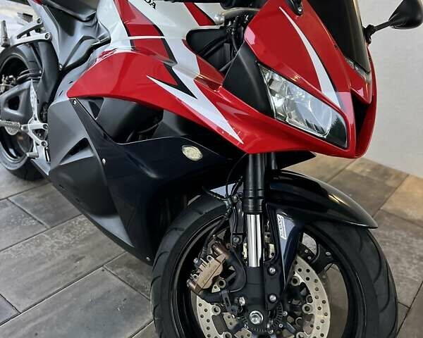 Хонда CBR 600RR, об'ємом двигуна 0 л та пробігом 25 тис. км за 8650 $, фото 2 на Automoto.ua