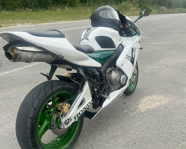Хонда CBR 600RR, объемом двигателя 0 л и пробегом 60 тыс. км за 2699 $, фото 6 на Automoto.ua