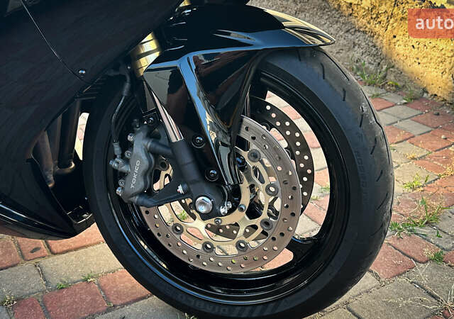 Хонда CBR 600RR, об'ємом двигуна 0 л та пробігом 14 тис. км за 8499 $, фото 4 на Automoto.ua