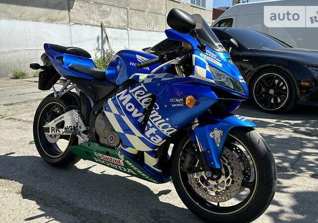 Хонда CBR 600RR, об'ємом двигуна 0 л та пробігом 10 тис. км за 8000 $, фото 3 на Automoto.ua