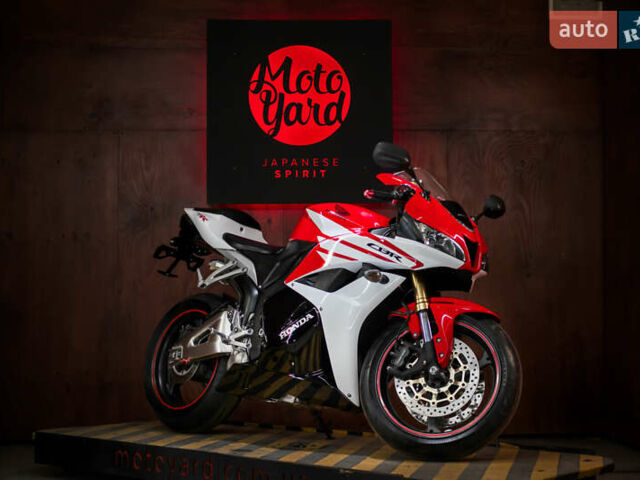 Хонда CBR 600RR, объемом двигателя 0.6 л и пробегом 18 тыс. км за 10000 $, фото 3 на Automoto.ua