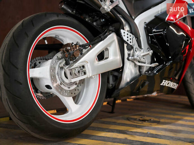Хонда CBR 600RR, об'ємом двигуна 0.6 л та пробігом 4 тис. км за 11000 $, фото 13 на Automoto.ua