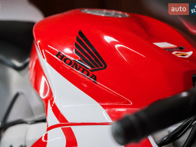 Хонда CBR 600RR, об'ємом двигуна 0.6 л та пробігом 4 тис. км за 11000 $, фото 8 на Automoto.ua