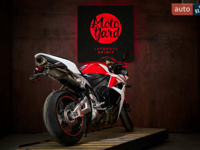 Хонда CBR 600RR, объемом двигателя 0.6 л и пробегом 18 тыс. км за 10000 $, фото 5 на Automoto.ua