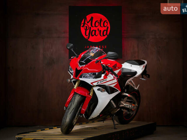 Хонда CBR 600RR, объемом двигателя 0.6 л и пробегом 18 тыс. км за 10000 $, фото 2 на Automoto.ua