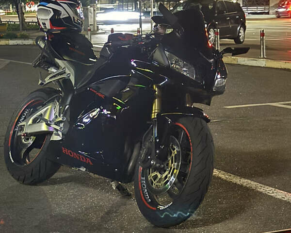 Хонда CBR 600RR, объемом двигателя 0.6 л и пробегом 30 тыс. км за 7000 $, фото 1 на Automoto.ua