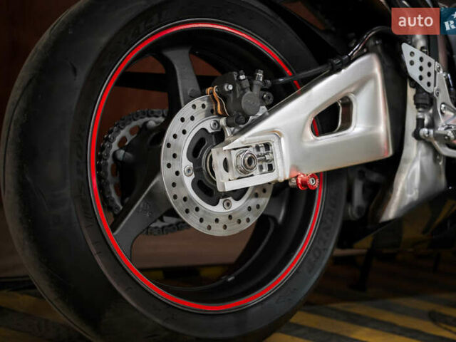 Хонда CBR 600RR, объемом двигателя 0.6 л и пробегом 18 тыс. км за 10000 $, фото 13 на Automoto.ua