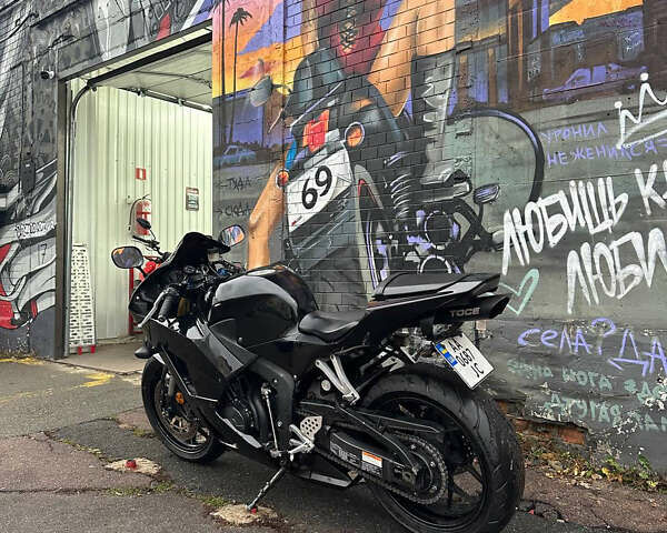 Хонда CBR 600RR, объемом двигателя 0 л и пробегом 12 тыс. км за 10000 $, фото 1 на Automoto.ua
