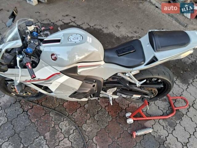 Хонда CBR 600RR, объемом двигателя 0 л и пробегом 4 тыс. км за 11000 $, фото 8 на Automoto.ua