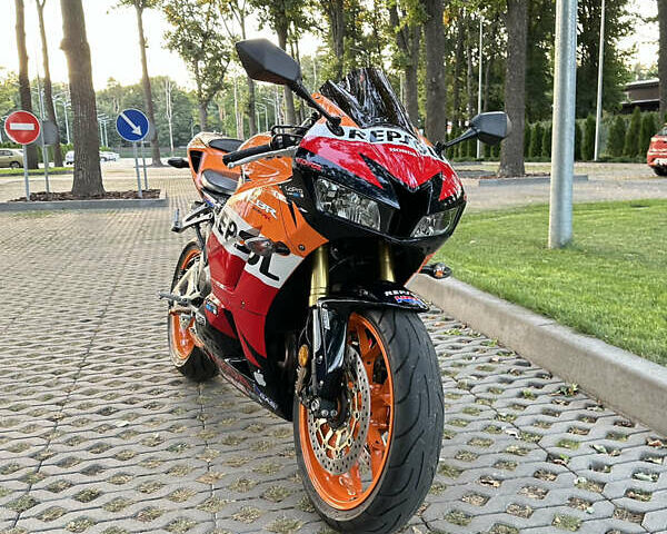 Помаранчевий Хонда CBR 600RR, об'ємом двигуна 0.6 л та пробігом 20 тис. км за 12000 $, фото 1 на Automoto.ua