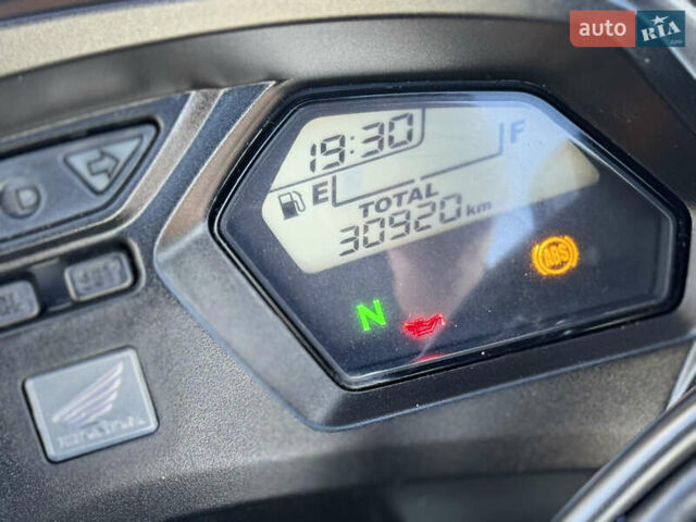 Белый Хонда CBR 650F, объемом двигателя 0.65 л и пробегом 30 тыс. км за 7500 $, фото 14 на Automoto.ua