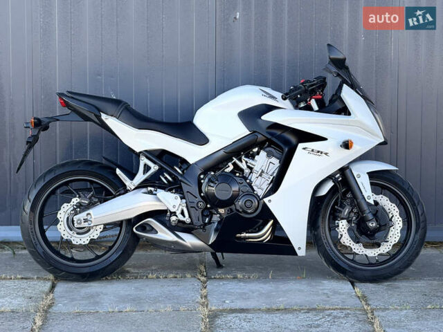 Белый Хонда CBR 650F, объемом двигателя 0.65 л и пробегом 30 тыс. км за 7500 $, фото 2 на Automoto.ua