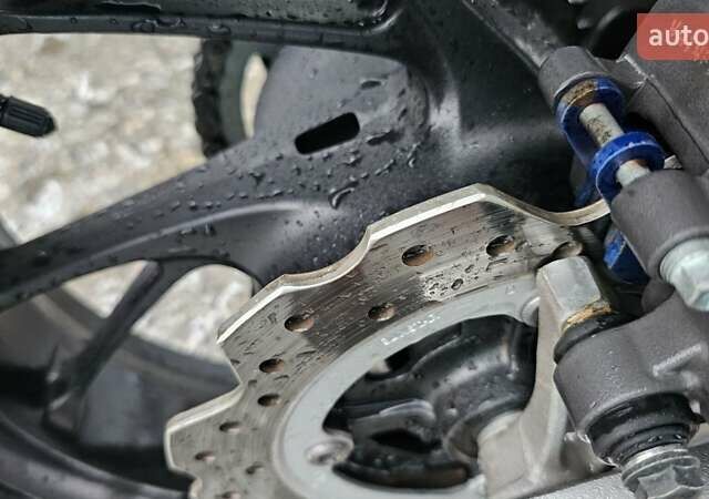 Красный Хонда CBR 650F, объемом двигателя 0.65 л и пробегом 33 тыс. км за 7000 $, фото 14 на Automoto.ua