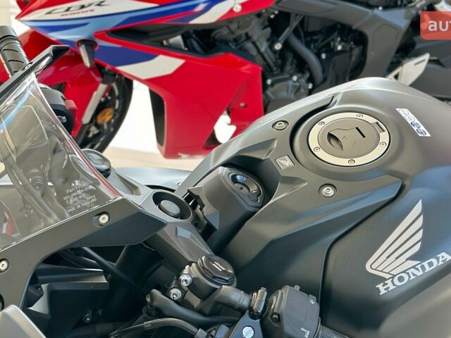 купить новое авто Хонда ЦБР 2025 года от официального дилера «Форсаж авто» Хонда фото