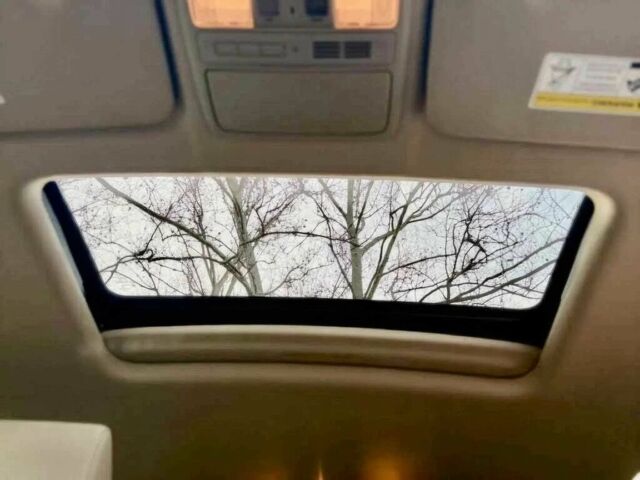 Белый Хонда СРВ, объемом двигателя 1.5 л и пробегом 57 тыс. км за 6800 $, фото 8 на Automoto.ua