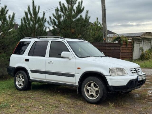 Белый Хонда СРВ, объемом двигателя 2 л и пробегом 200 тыс. км за 2400 $, фото 1 на Automoto.ua