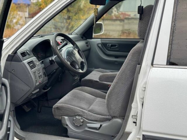 Белый Хонда СРВ, объемом двигателя 2 л и пробегом 200 тыс. км за 2400 $, фото 7 на Automoto.ua