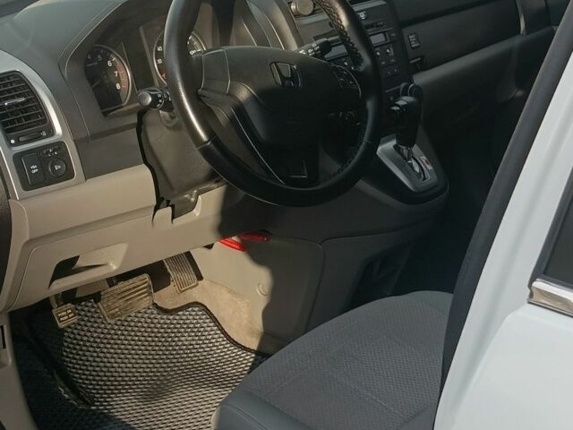 Белый Хонда СРВ, объемом двигателя 2.4 л и пробегом 270 тыс. км за 8800 $, фото 5 на Automoto.ua