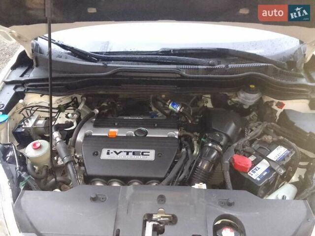 Белый Хонда СРВ, объемом двигателя 2.35 л и пробегом 133 тыс. км за 10200 $, фото 20 на Automoto.ua