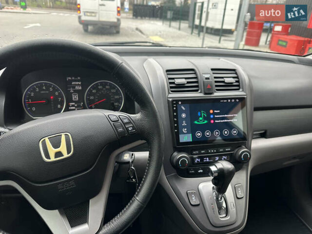 Белый Хонда СРВ, объемом двигателя 2.35 л и пробегом 200 тыс. км за 9999 $, фото 16 на Automoto.ua