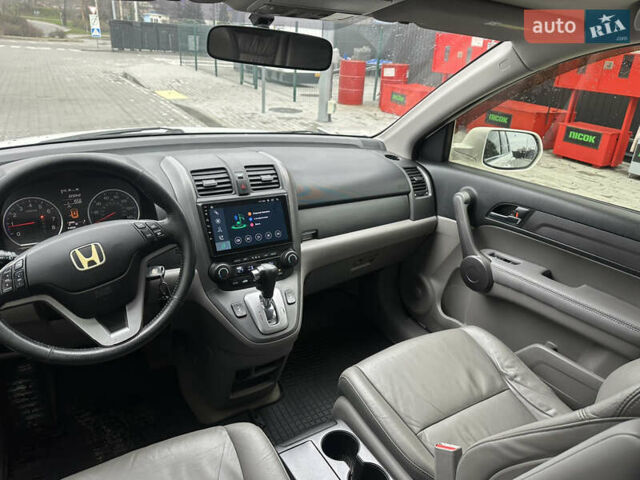 Белый Хонда СРВ, объемом двигателя 2.35 л и пробегом 200 тыс. км за 9999 $, фото 17 на Automoto.ua