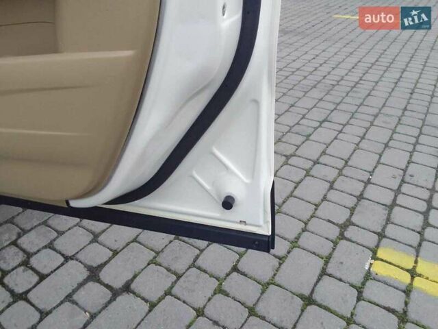 Белый Хонда СРВ, объемом двигателя 2.35 л и пробегом 133 тыс. км за 10200 $, фото 17 на Automoto.ua