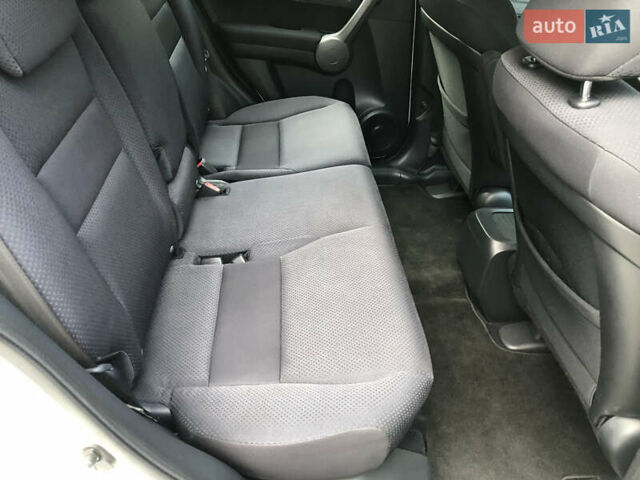 Белый Хонда СРВ, объемом двигателя 2.4 л и пробегом 128 тыс. км за 12300 $, фото 11 на Automoto.ua