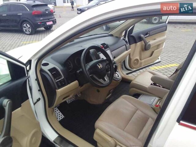 Белый Хонда СРВ, объемом двигателя 2.35 л и пробегом 133 тыс. км за 10200 $, фото 8 на Automoto.ua