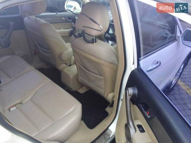 Белый Хонда СРВ, объемом двигателя 2.35 л и пробегом 133 тыс. км за 10200 $, фото 10 на Automoto.ua