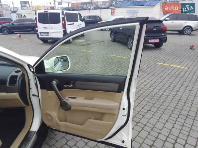 Белый Хонда СРВ, объемом двигателя 2.35 л и пробегом 133 тыс. км за 10200 $, фото 9 на Automoto.ua