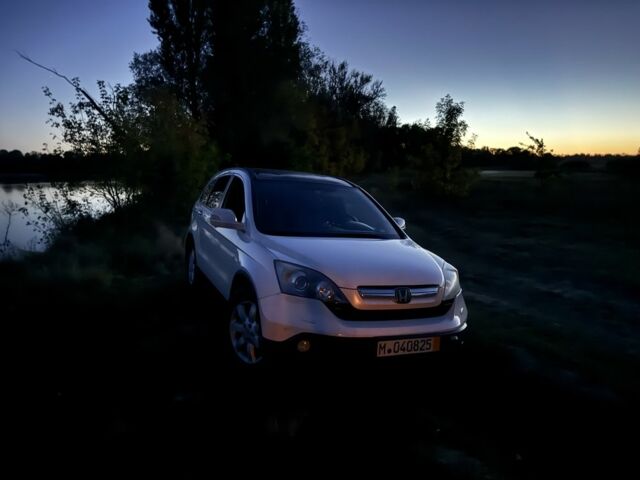 Белый Хонда СРВ, объемом двигателя 2.2 л и пробегом 218 тыс. км за 7000 $, фото 1 на Automoto.ua