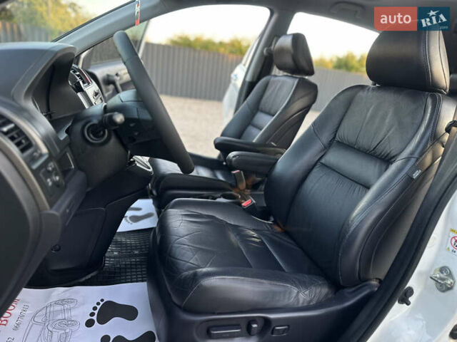 Белый Хонда СРВ, объемом двигателя 2.2 л и пробегом 270 тыс. км за 13800 $, фото 12 на Automoto.ua