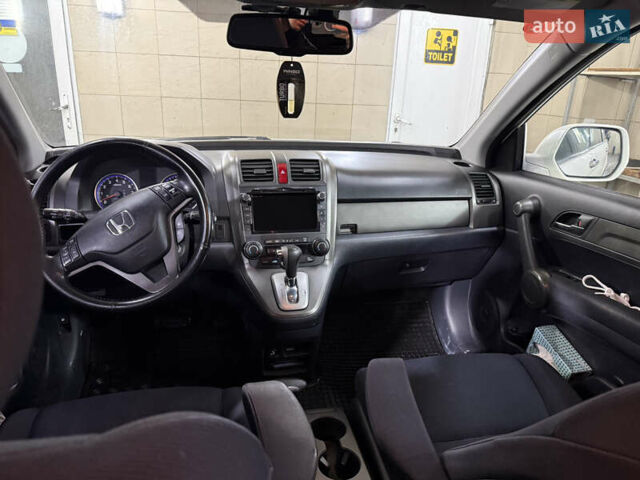 Белый Хонда СРВ, объемом двигателя 2 л и пробегом 324 тыс. км за 11500 $, фото 7 на Automoto.ua