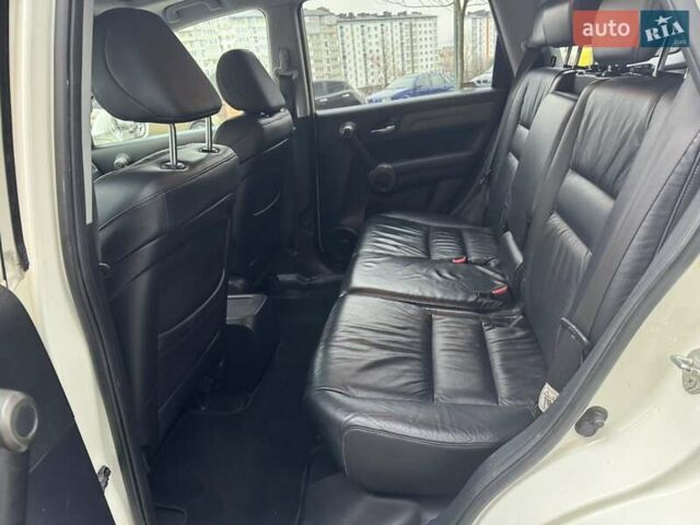 Белый Хонда СРВ, объемом двигателя 0 л и пробегом 185 тыс. км за 14800 $, фото 1 на Automoto.ua