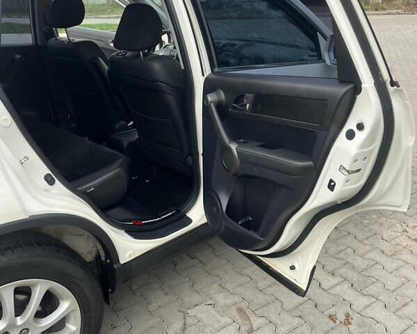 Белый Хонда СРВ, объемом двигателя 2.2 л и пробегом 159 тыс. км за 15550 $, фото 27 на Automoto.ua