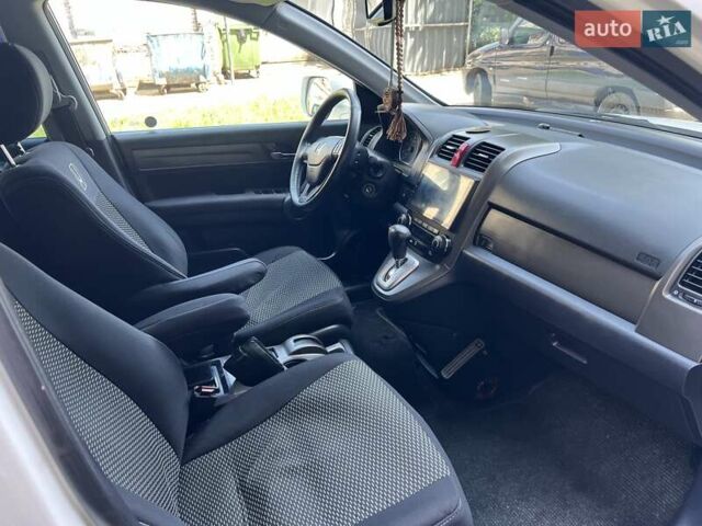 Белый Хонда СРВ, объемом двигателя 2.2 л и пробегом 223 тыс. км за 13200 $, фото 6 на Automoto.ua