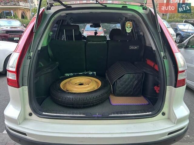 Белый Хонда СРВ, объемом двигателя 2 л и пробегом 211 тыс. км за 12000 $, фото 14 на Automoto.ua