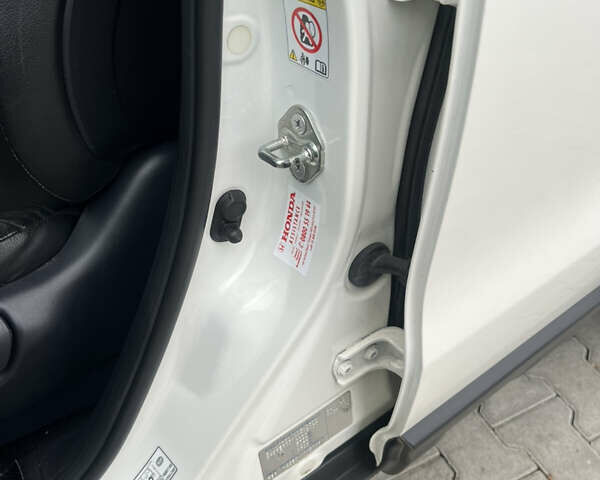 Белый Хонда СРВ, объемом двигателя 2.2 л и пробегом 159 тыс. км за 15550 $, фото 20 на Automoto.ua