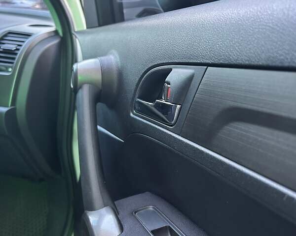 Белый Хонда СРВ, объемом двигателя 2 л и пробегом 211 тыс. км за 12000 $, фото 7 на Automoto.ua