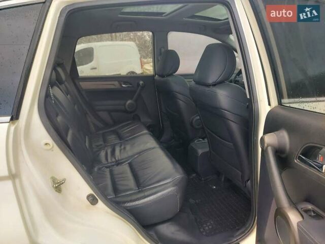 Белый Хонда СРВ, объемом двигателя 2 л и пробегом 204 тыс. км за 12300 $, фото 8 на Automoto.ua