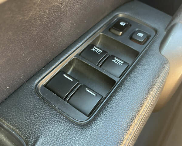 Білий Хонда СРВ, об'ємом двигуна 2.35 л та пробігом 108 тис. км за 13999 $, фото 13 на Automoto.ua