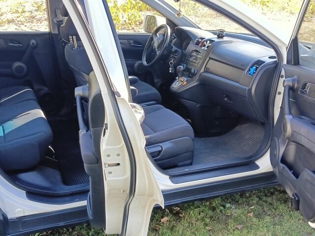 Белый Хонда СРВ, объемом двигателя 0 л и пробегом 226 тыс. км за 12390 $, фото 4 на Automoto.ua