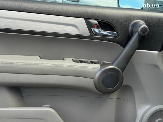 Хонда СРВ 2010 в Львове на Automoto.ua Белый Хонда СРВ, объемом двигателя 2.4 л и пробегом 196 тыс. км за 11890 $, фото 13 на Automoto.ua