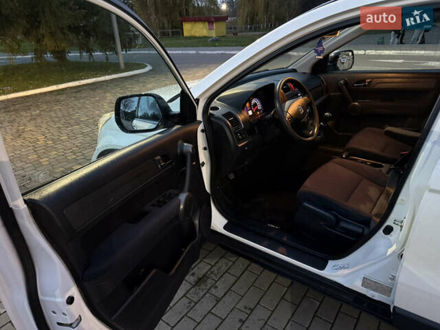 Білий Хонда СРВ, об'ємом двигуна 2.2 л та пробігом 258 тис. км за 12900 $, фото 4 на Automoto.ua