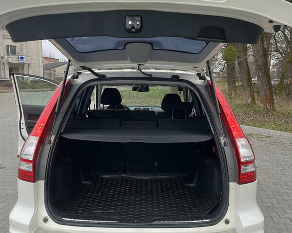 Белый Хонда СРВ, объемом двигателя 2.2 л и пробегом 159 тыс. км за 15550 $, фото 26 на Automoto.ua