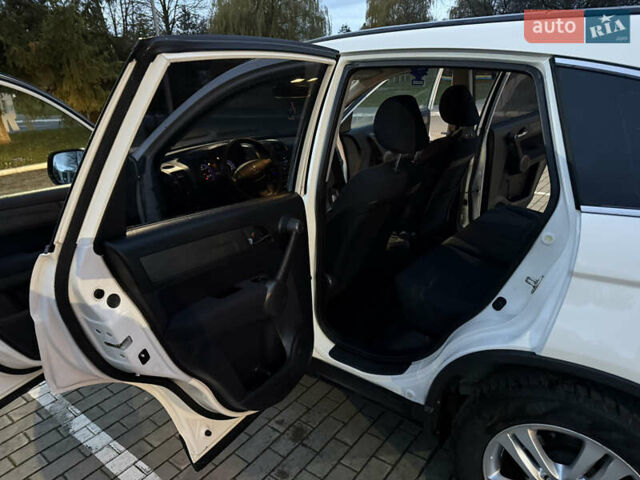 Білий Хонда СРВ, об'ємом двигуна 2.2 л та пробігом 258 тис. км за 12900 $, фото 5 на Automoto.ua