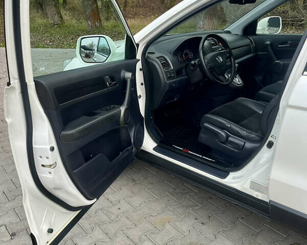Белый Хонда СРВ, объемом двигателя 2.2 л и пробегом 159 тыс. км за 15550 $, фото 16 на Automoto.ua